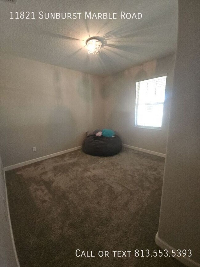 Foto del edificio - 11821 Sunburst Marble Rd