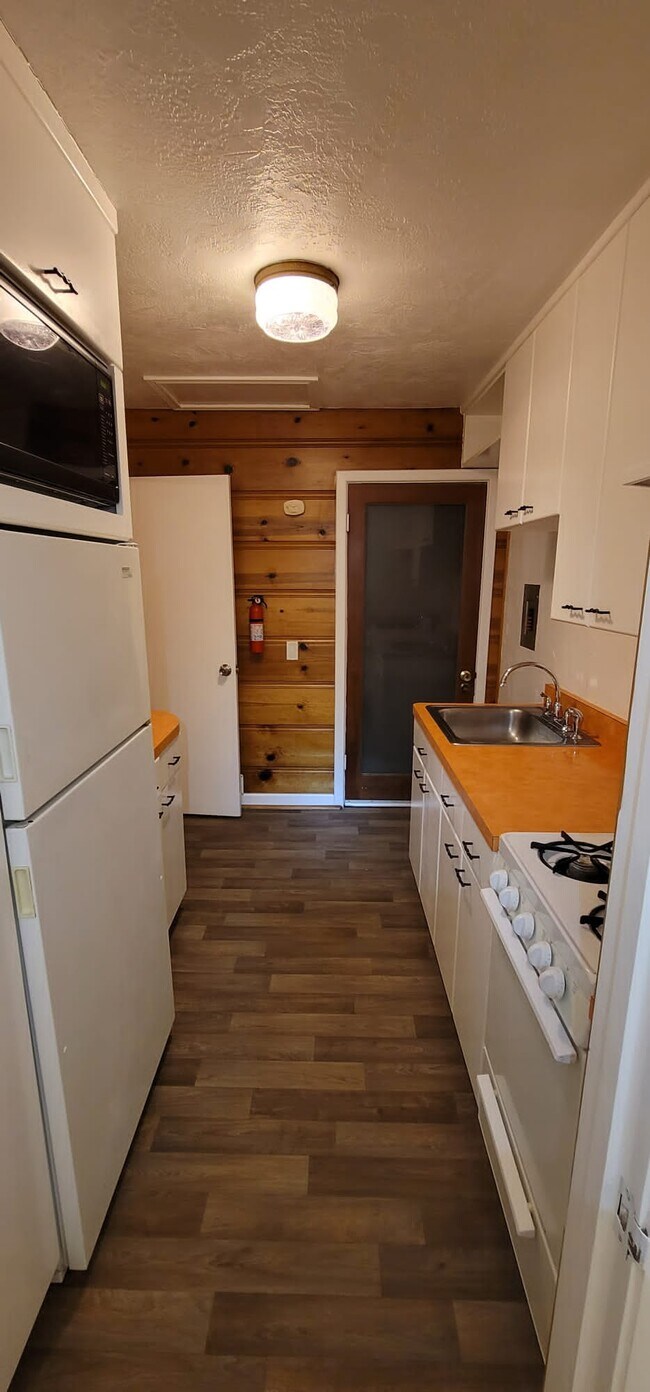 Building Photo - 24601 Patricia Ct