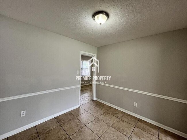 Foto del edificio - 5328 Albemarle Dr