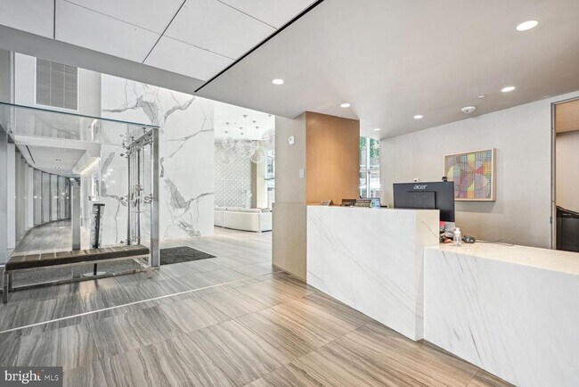 Building Photo - 4620 N Park Ave