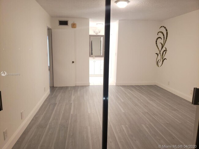 Foto del edificio - 6020 NW 44th St