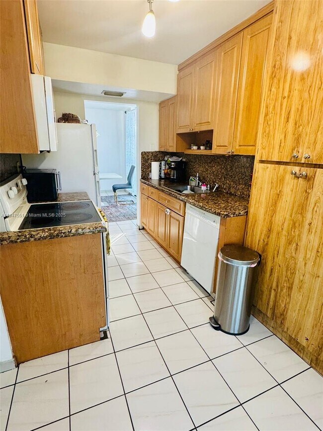 Foto del edificio - 11780 SW 18th St