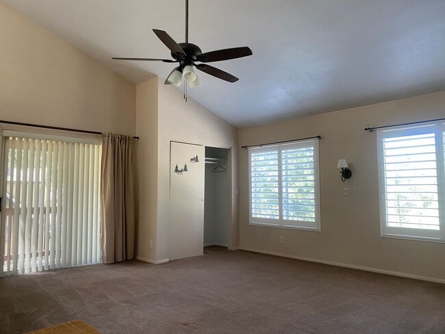 Building Photo - 1480 W University Heights Dr N