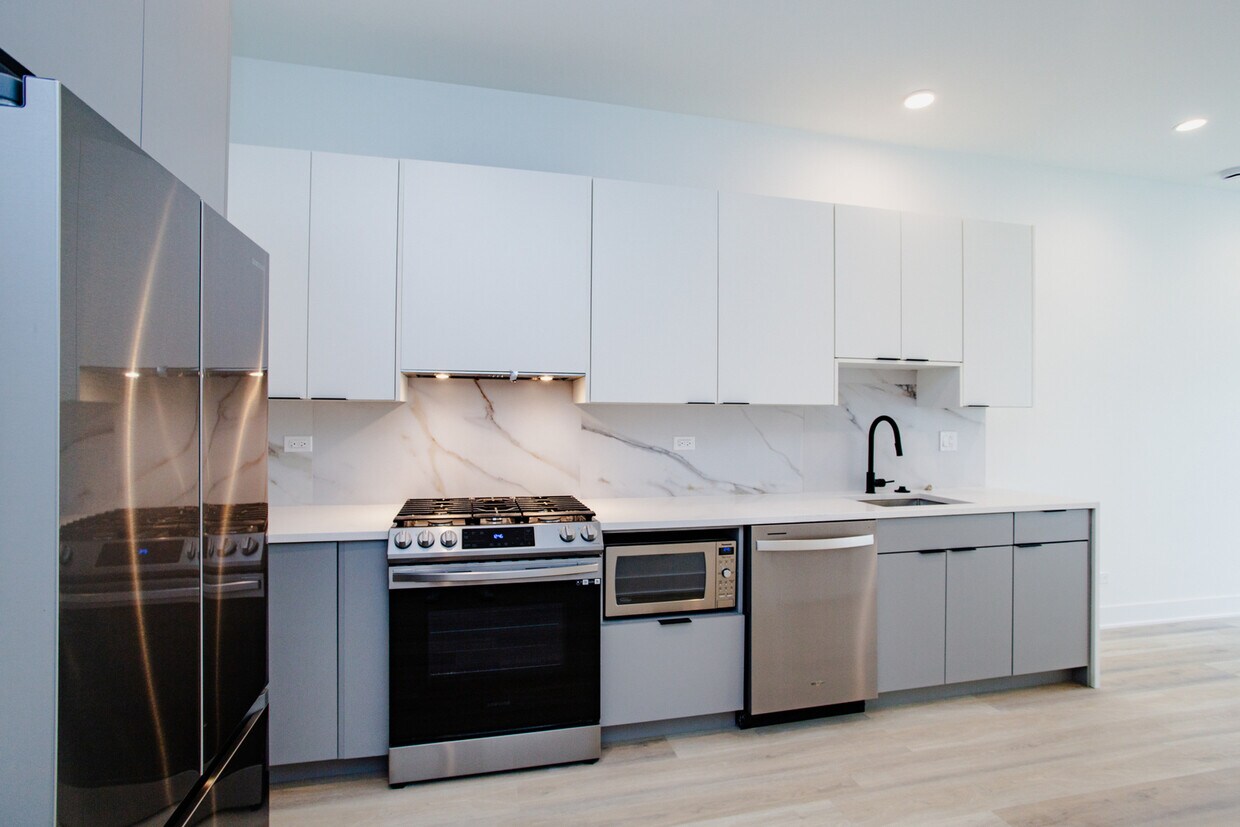 Foto principal - 3821 N Ashland Ave
