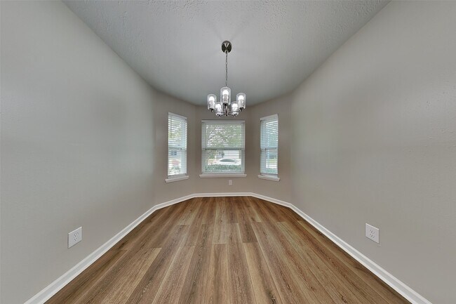 Foto del edificio - 28826 Stapleford St