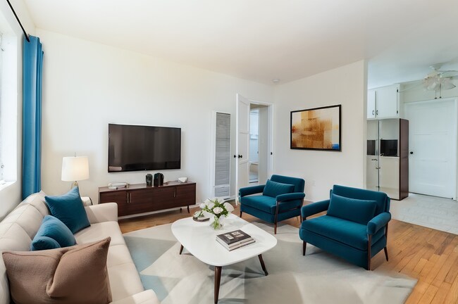 Building Photo - Charming 1 Bedroom Unit!! Must See!