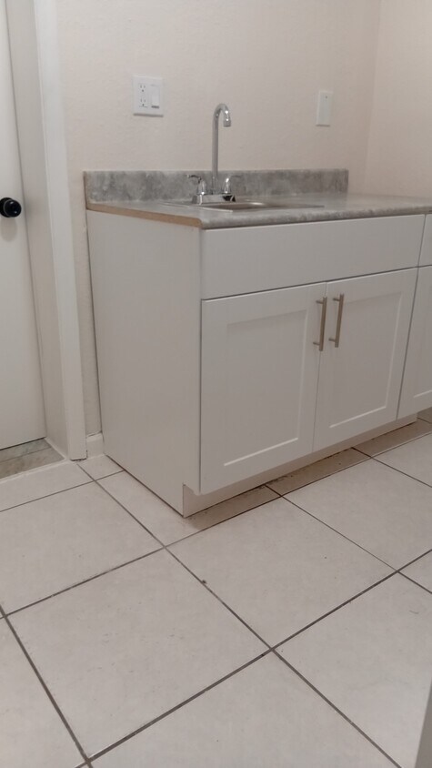 Foto principal - 441 NE 58th St