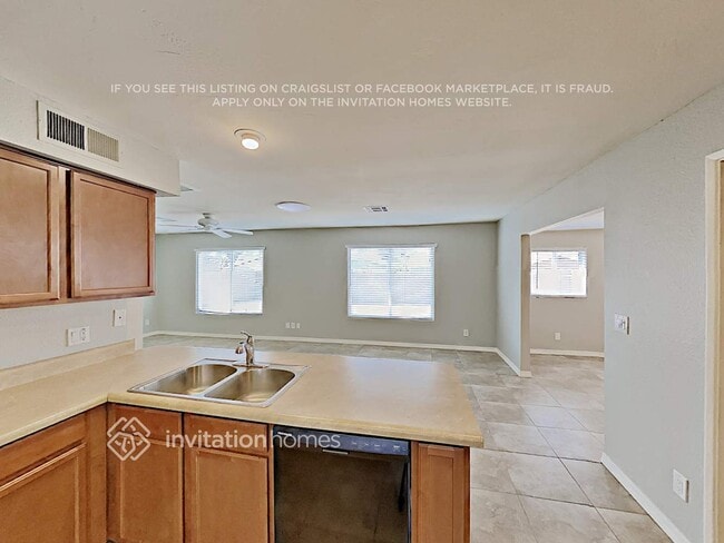 Foto del edificio - 4143 E Sweetwater Ave