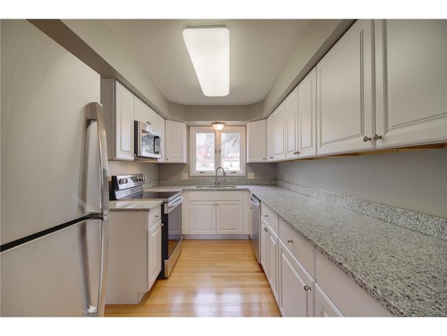 Building Photo - 5015 W 44th St