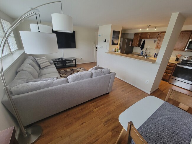 Building Photo - 17050 Capri Ln