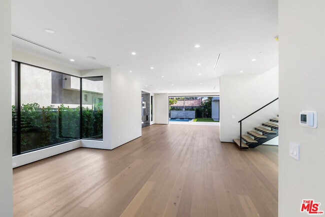 Foto del edificio - 6430 Drexel Ave