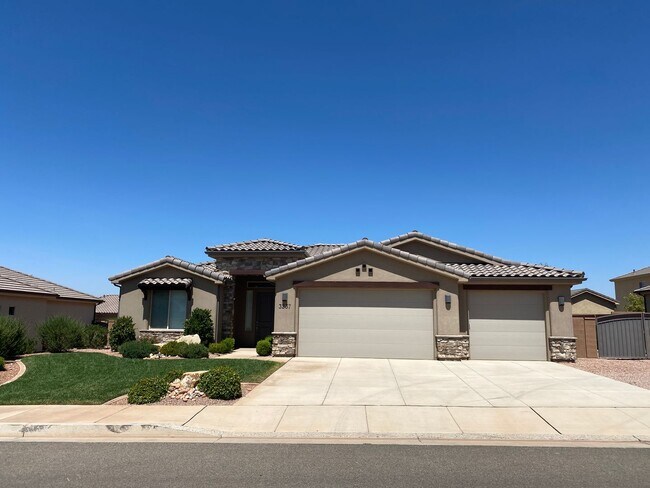 Foto del edificio - 4 Bedroom 2 Bathroom Home in Little Valley!
