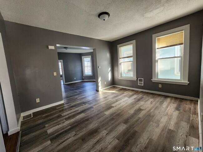 Foto del edificio - 538 Howard Ave