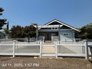Building Photo - 342 Olive St