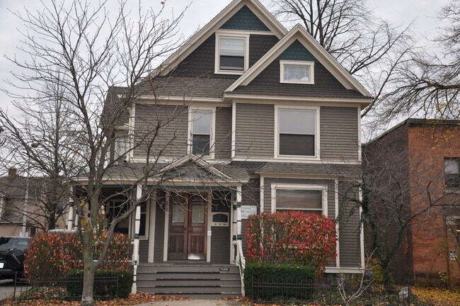 Restored Queen Anne Victorian - 212 E William St