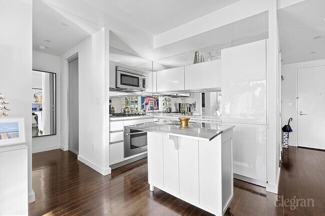 Foto del edificio - 425 E 13th St