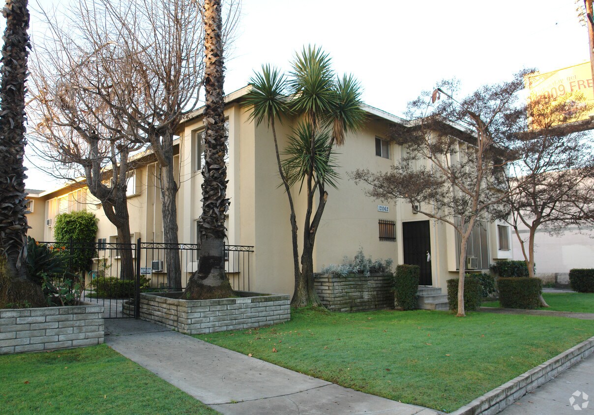 Primary Photo - 12062 Moorpark St