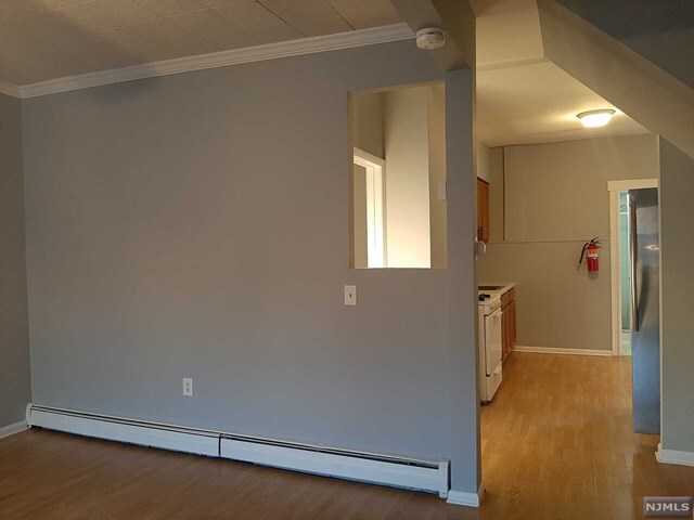 Building Photo - 568 Grand St