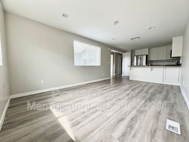Foto del edificio - 1265 E 5600 S
