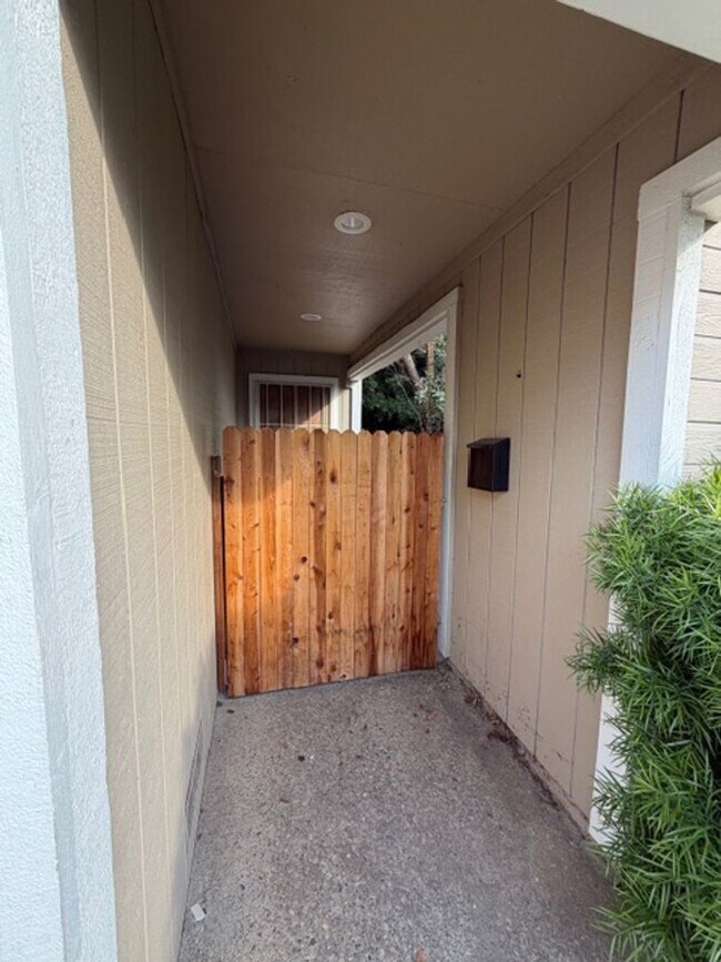 Building Photo - 2427-2429 WYDA WAY