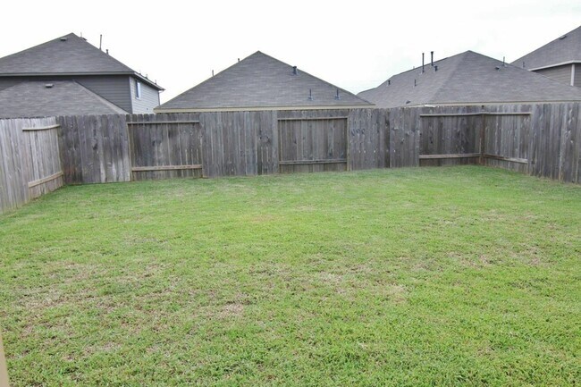 Foto del edificio - 5711 Kyle Cove Dr