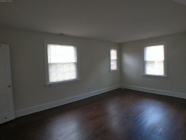 Foto del edificio - 3004 Semmes Ave