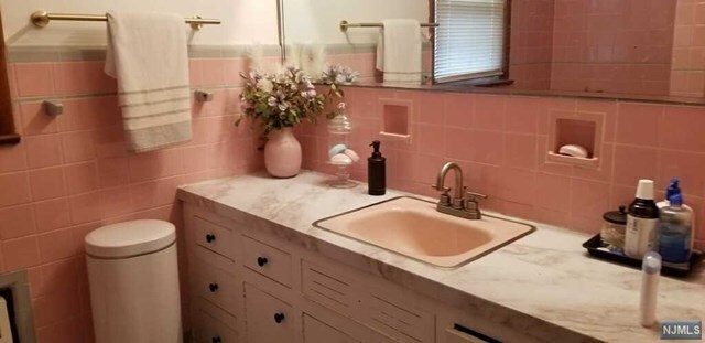 Foto del edificio - 56 W 7th St