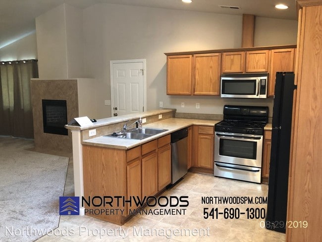 Building Photo - 3 br, 2 bath House - 2378 Corona Ave.