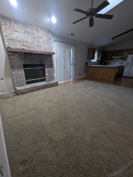 Foto del edificio - 278 Longfellow Ln