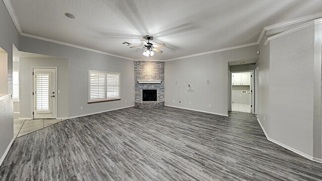 Foto del edificio - Very Nice 3 Bedroom 2 Bath Home in Yukon Schools