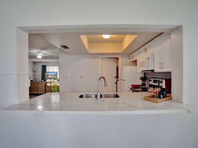 Building Photo - 4340 NW 46th Terrace