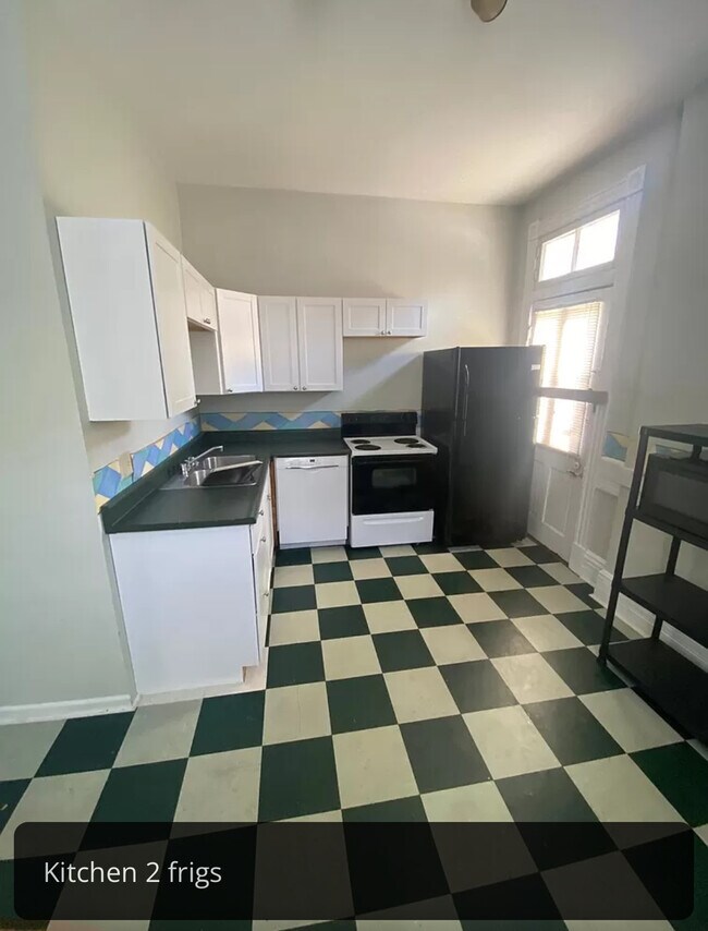 Kitchen - 2320 W Clifton Ave