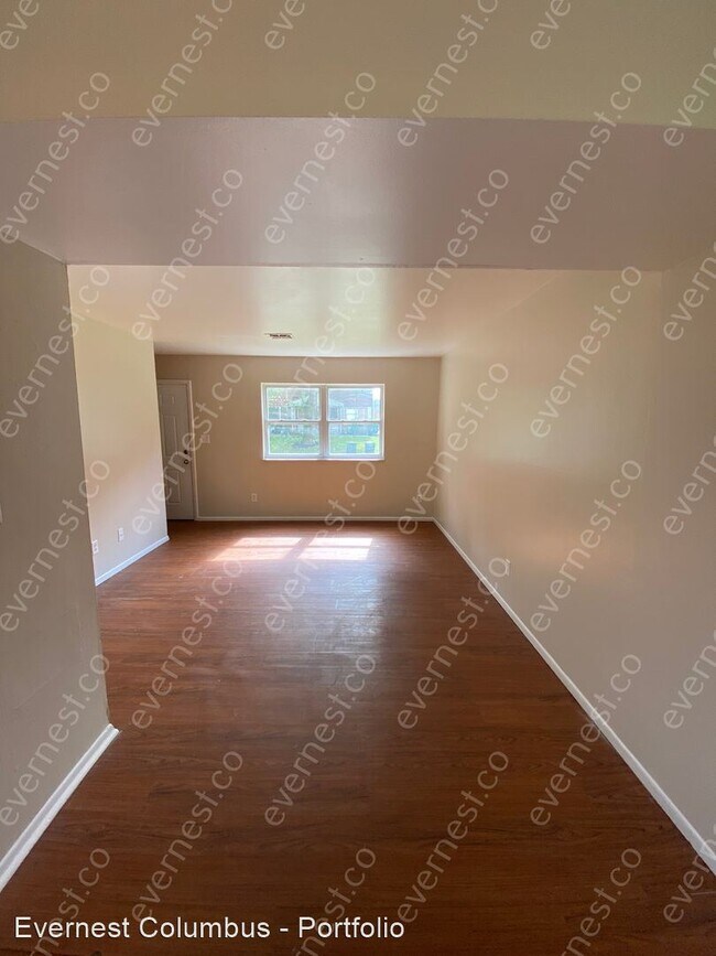 Building Photo - 1217 Crestwood Ave