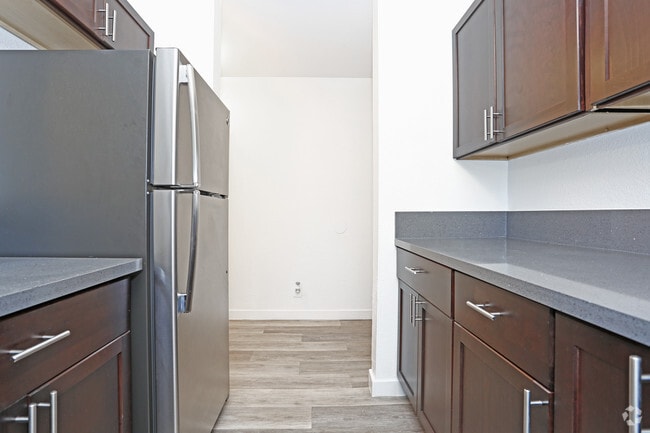 2BR,2BA-900SQ - Cinnamon Apartments