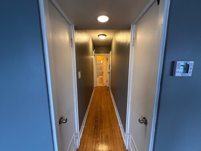 Foto del edificio - 705 E Center St