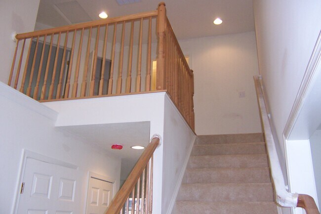 Building Photo - 118 Boulder Dr