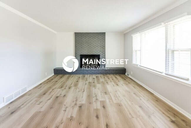 Building Photo - 3 Bedroom Pet-Friendly Home in PLEASANT HILL, MO with Main Street Renewal