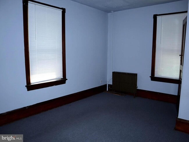 Foto del edificio - 208 Linden Ave
