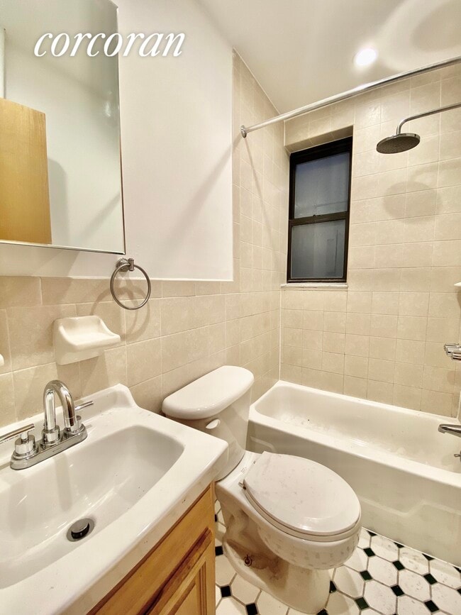 Building Photo - 3 Weehawken St