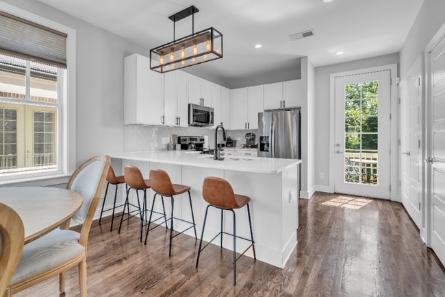 Building Photo - 211 Porter Village Cir