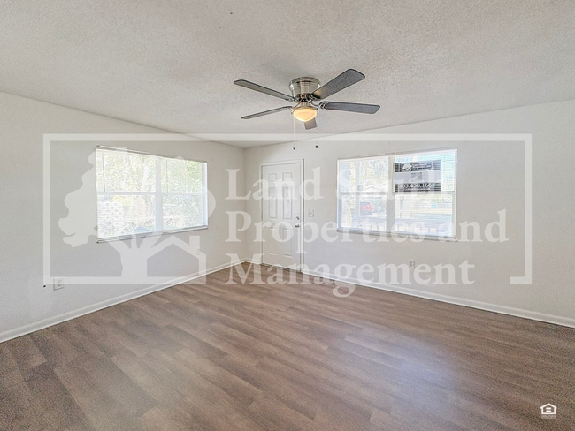 Foto del edificio - 1132 W Walnut St