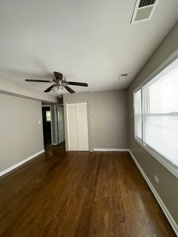 Foto del edificio - 1061 E 80th St
