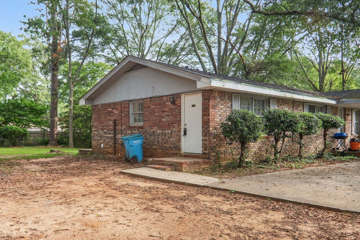 Primary Photo - 2530-2532 Joe Jerkins Blvd