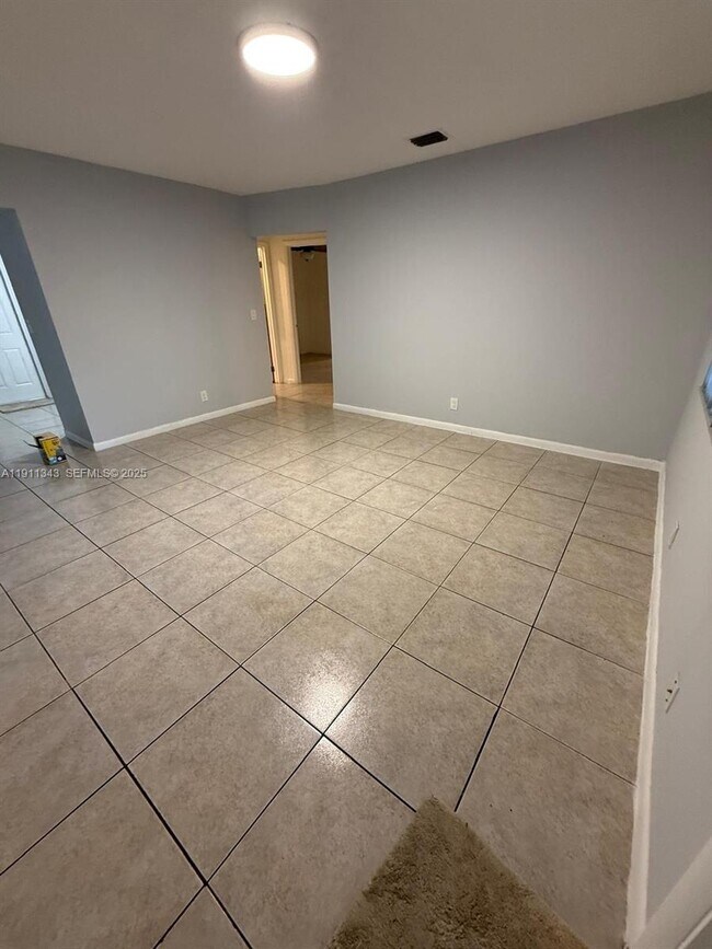 Foto del edificio - 620 SW 7th Ave