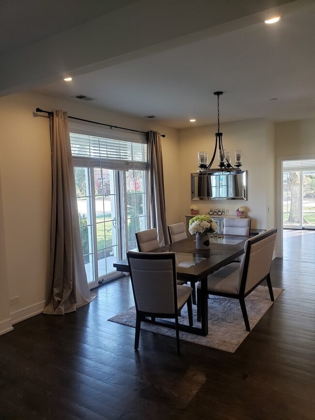 Foto del edificio - 3101 Sprucewood Rd