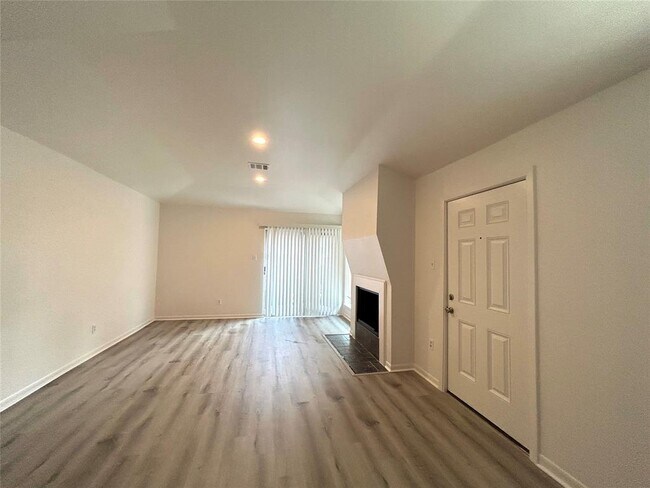 Building Photo - 8038 Sands Point Dr