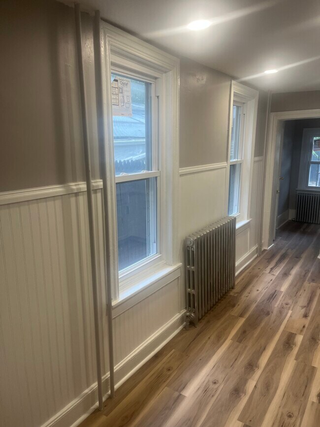 Foto del edificio - 137 Poplar St