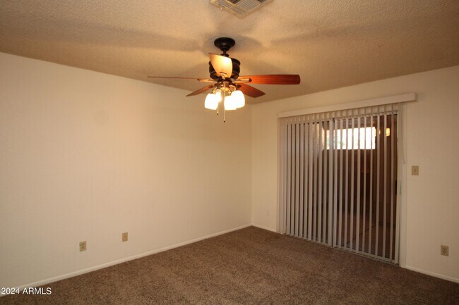 Building Photo - 330 W Tonopah Dr
