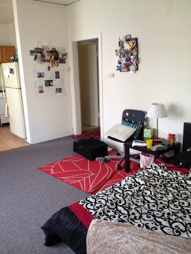 Foto del edificio - 2410 Dwight Way