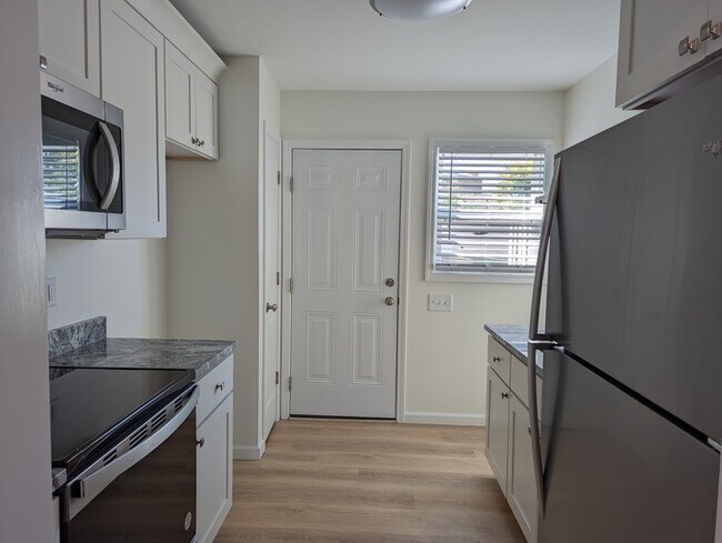 Foto del edificio - 527 W McCubbins St